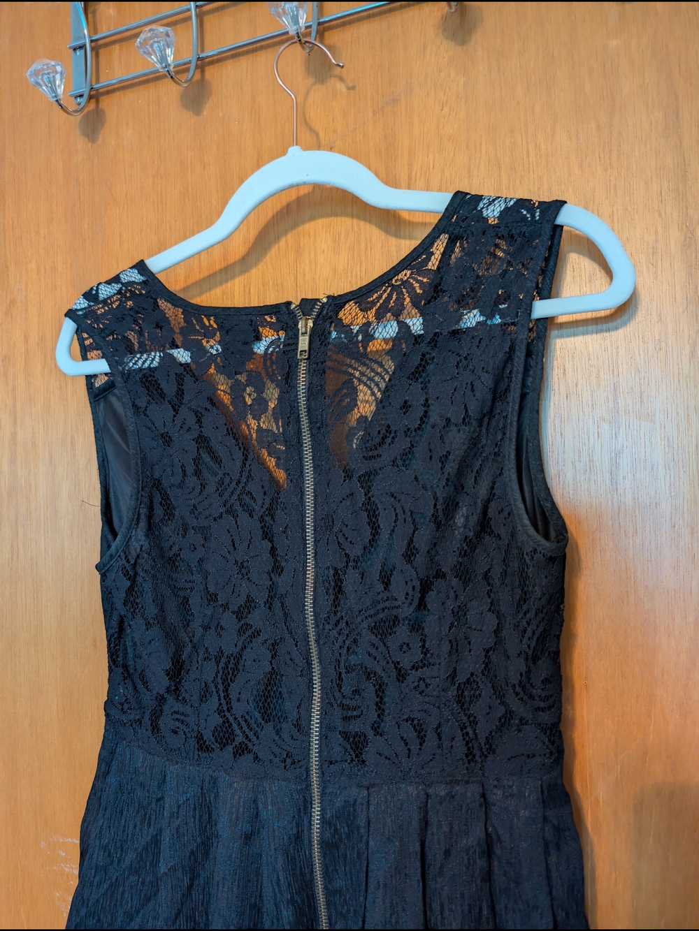 H&M Black Lace V-Neck Sleeveless Skater Dress - Picture 3 of 4